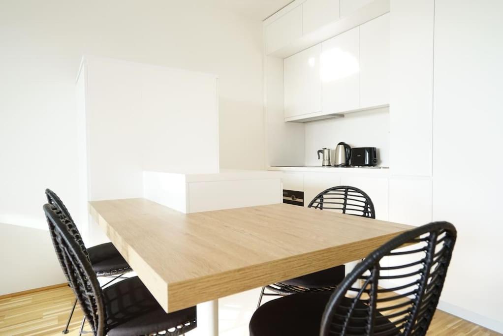 Apartment With Terrace Near Metro Station And Spa Vienne Extérieur photo
